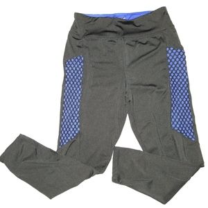 Cascade blue capri yoga pants
